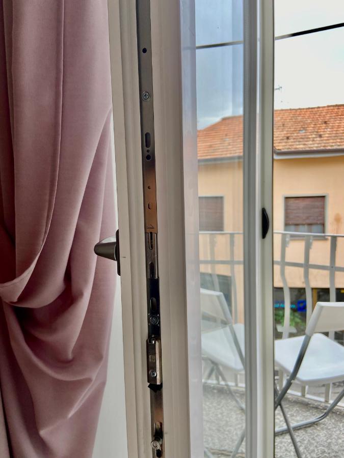 Il Nido Di Tiffany Lägenhet Massino Visconti Exteriör bild