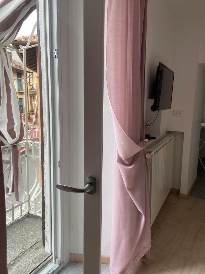 Il Nido Di Tiffany Lägenhet Massino Visconti Exteriör bild