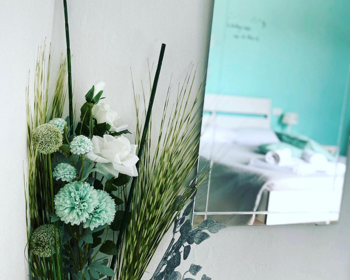 Il Nido Di Tiffany Lägenhet Massino Visconti Exteriör bild
