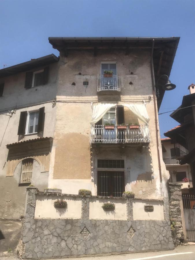 Il Nido Di Tiffany Lägenhet Massino Visconti Exteriör bild